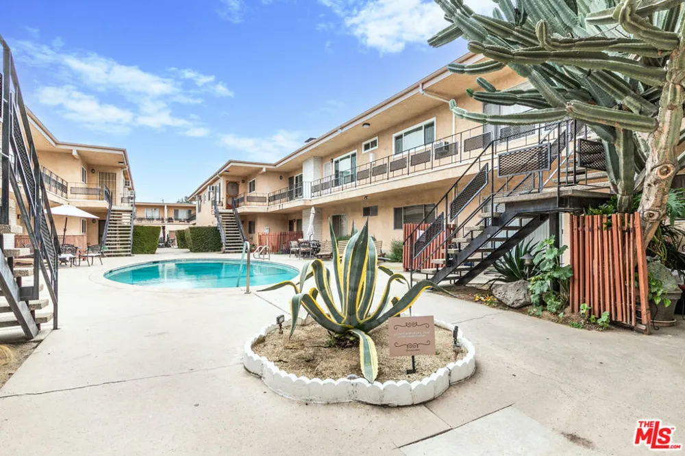 5232 Corteen Place #25 Valley Village, CA 91607
