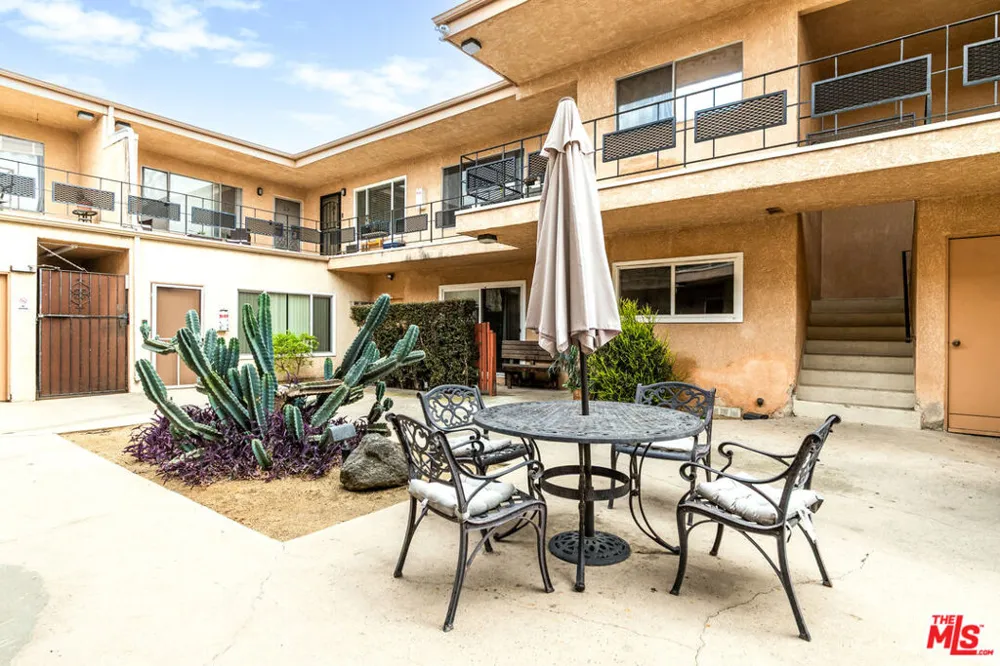 5232 Corteen Place #25 Valley Village, CA 91607