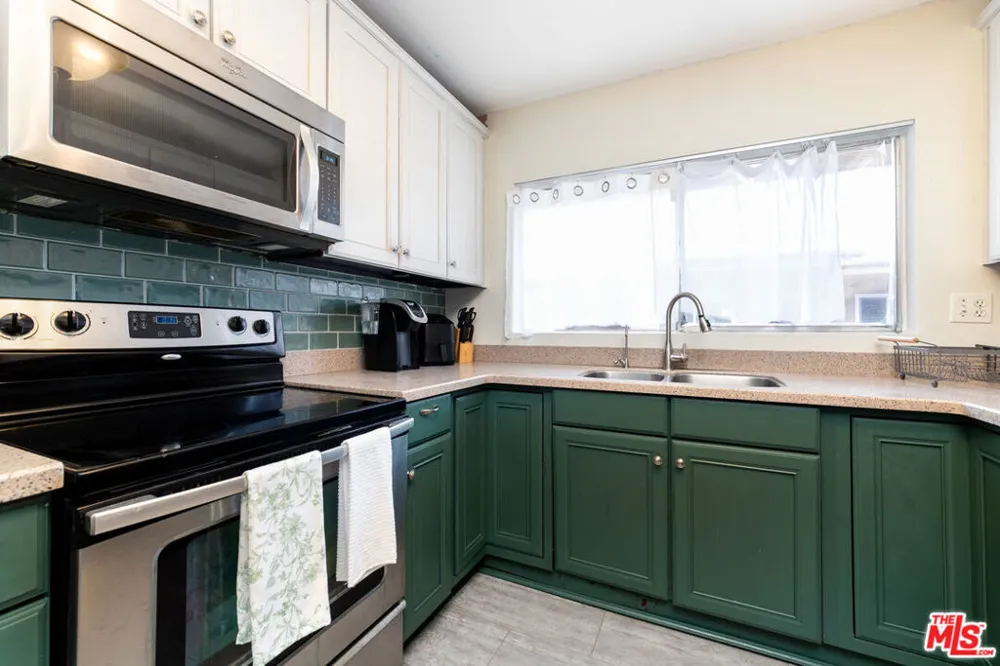 5232 Corteen Place #25 Valley Village, CA 91607