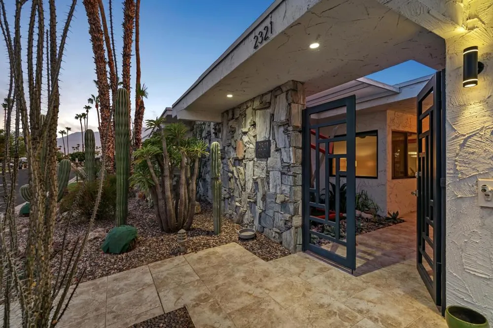 2321 S Madrona Drive Palm Springs, CA 92264