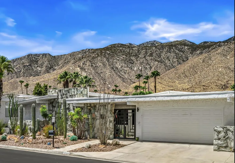 2321 S Madrona Drive Palm Springs, CA 92264