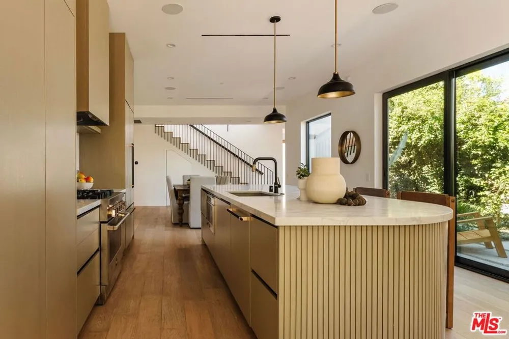 12906 Rubens Avenue Los Angeles, CA 90066