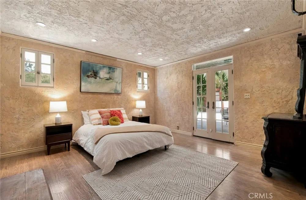 2401 Cascadia Drive Glendale, CA 91206