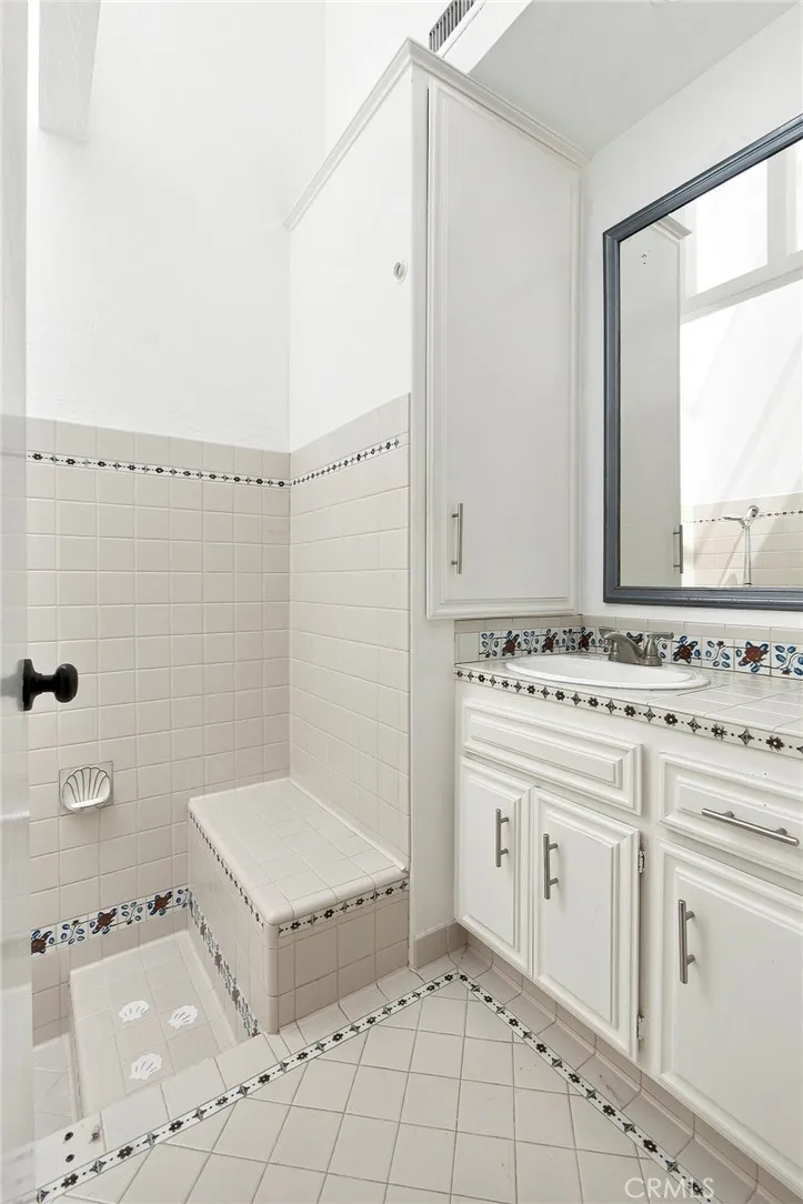 2401 Cascadia Drive Glendale, CA 91206