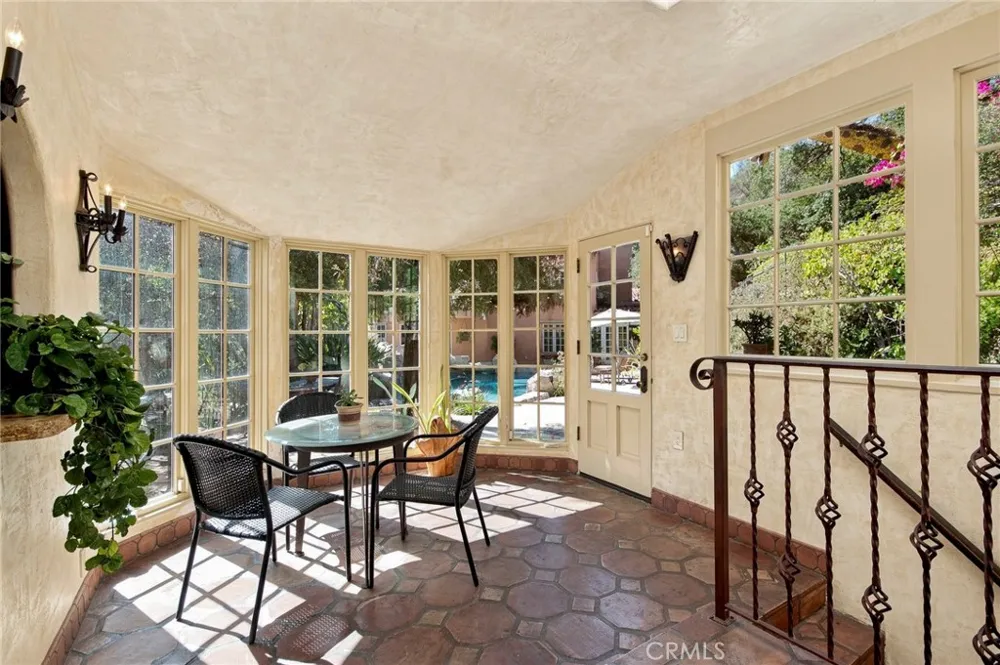 2401 Cascadia Drive Glendale, CA 91206