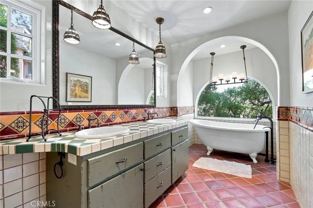 2401 Cascadia Drive Glendale, CA 91206