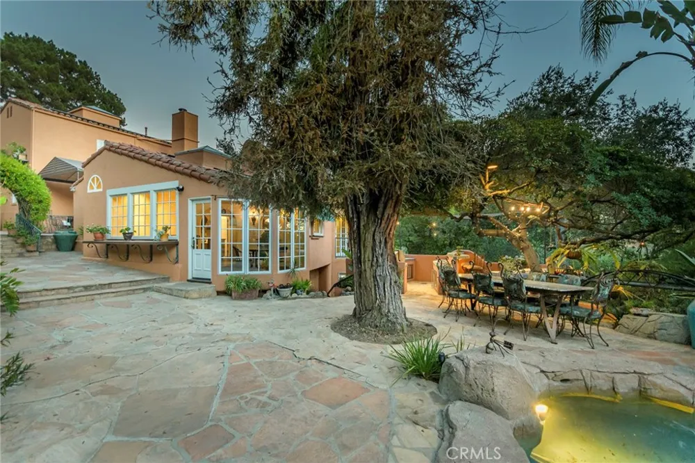 2401 Cascadia Drive Glendale, CA 91206