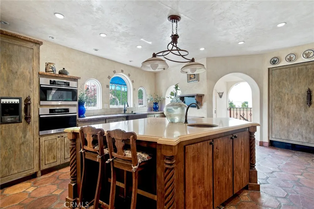 2401 Cascadia Drive Glendale, CA 91206