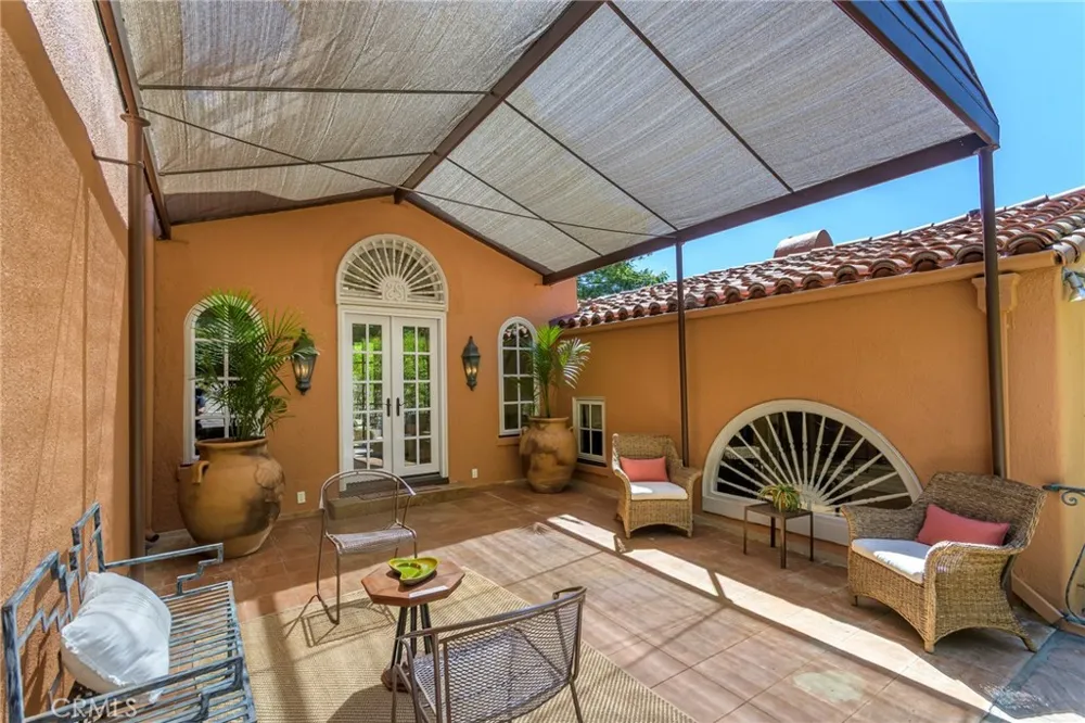 2401 Cascadia Drive Glendale, CA 91206