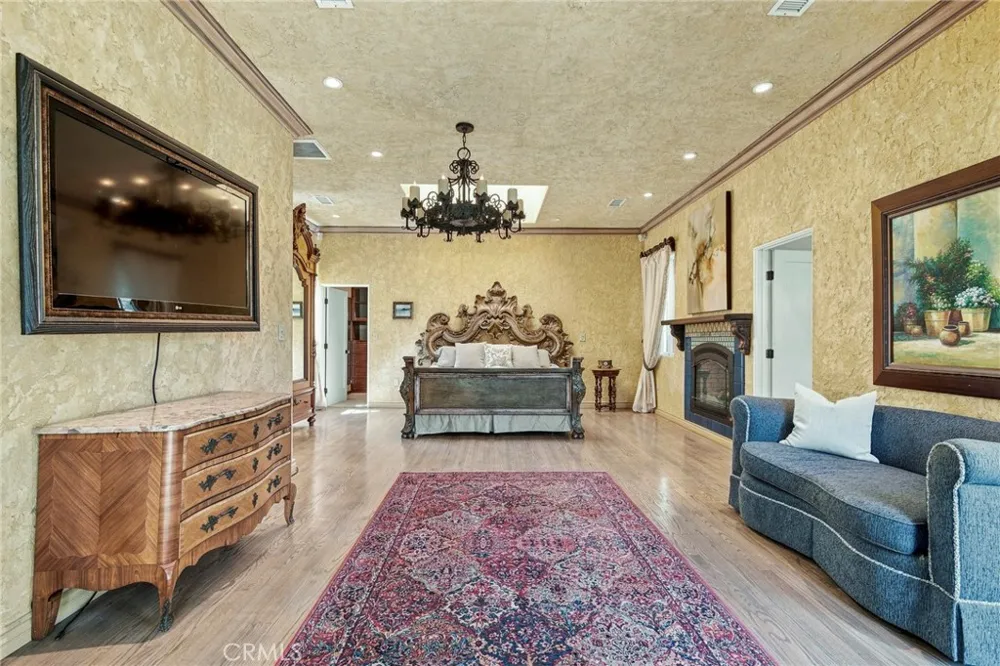 2401 Cascadia Drive Glendale, CA 91206