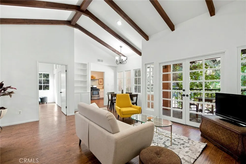 2401 Cascadia Drive Glendale, CA 91206