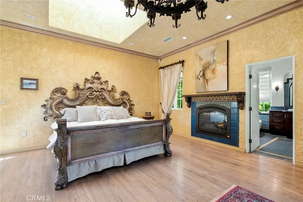 2401 Cascadia Drive Glendale, CA 91206