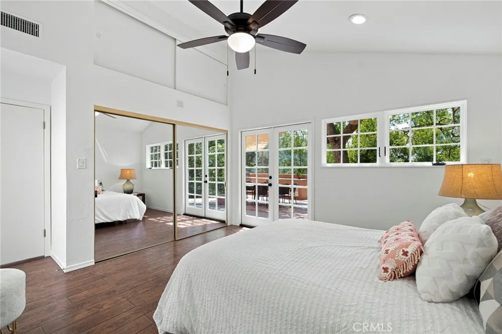 2401 Cascadia Drive Glendale, CA 91206