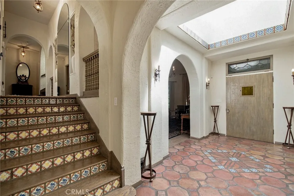 2401 Cascadia Drive Glendale, CA 91206