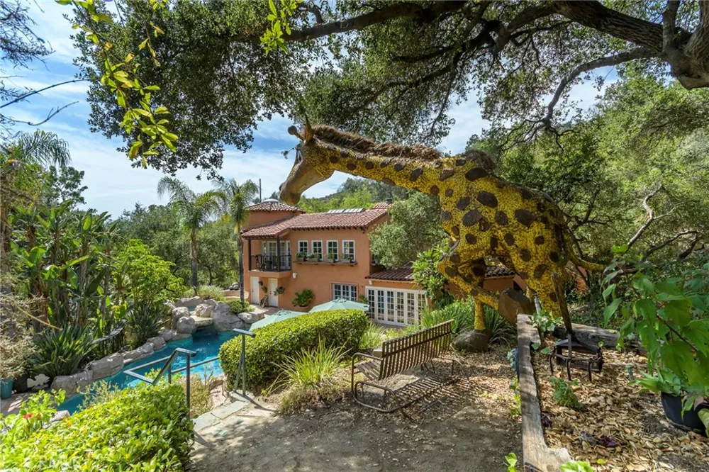 2401 Cascadia Drive Glendale, CA 91206
