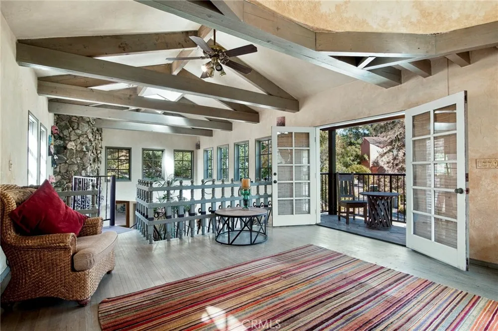 2401 Cascadia Drive Glendale, CA 91206