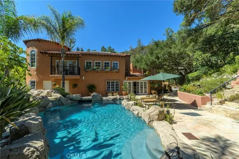 2401 Cascadia Drive