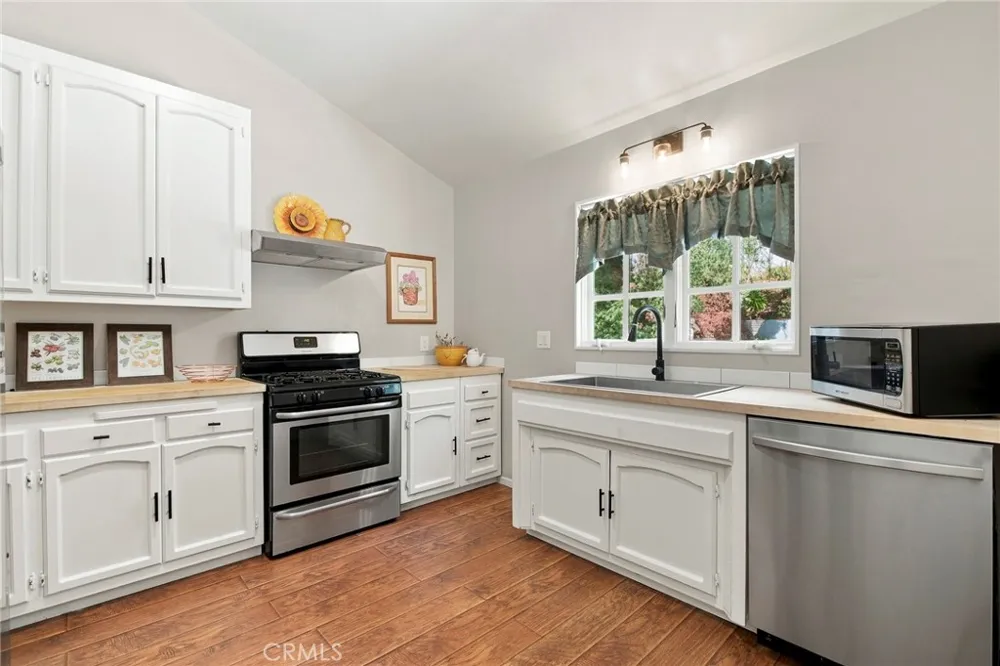 2401 Cascadia Drive Glendale, CA 91206