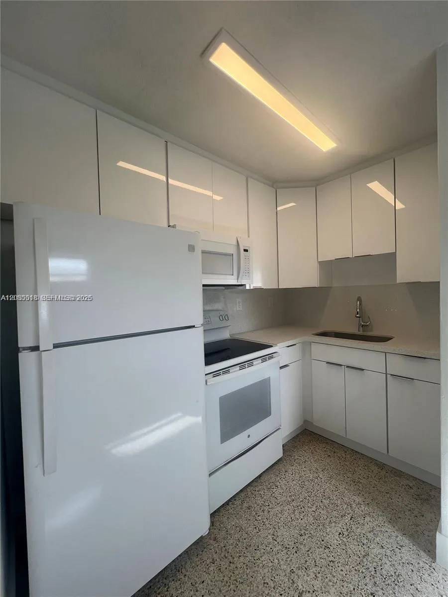 1619 NW 1st St #4 Miami, FL 33125