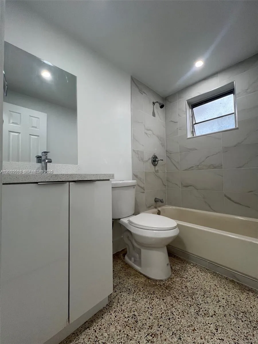 1619 NW 1st St #4 Miami, FL 33125