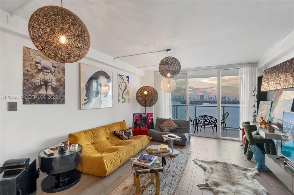 1100 West Ave #1020 Miami Beach, FL 33139
