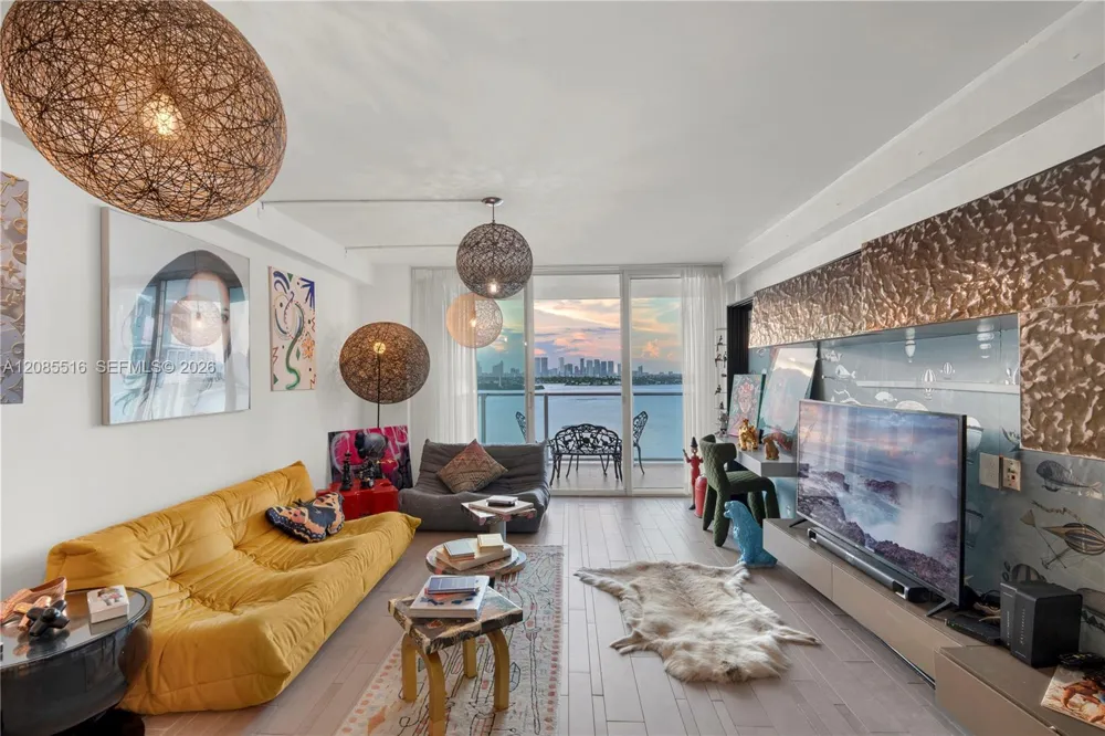 1100 West Ave #1020 Miami Beach, FL 33139