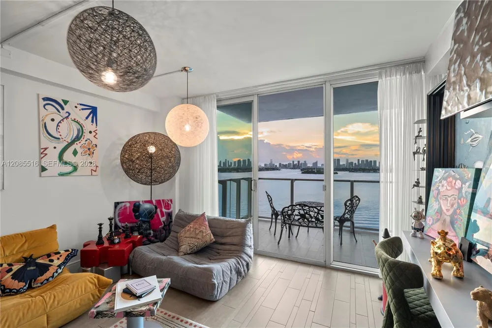 1100 West Ave #1020 Miami Beach, FL 33139