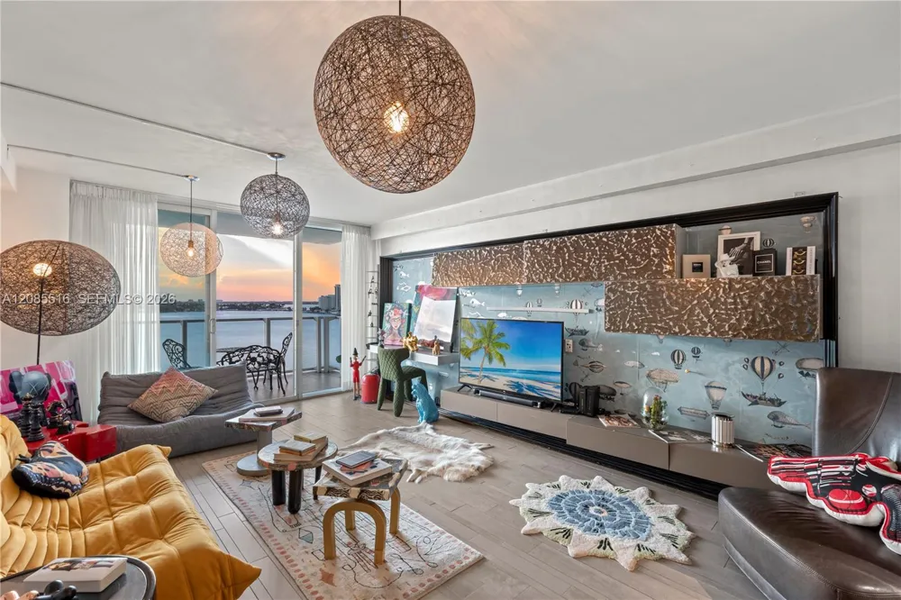 1100 West Ave #1020 Miami Beach, FL 33139