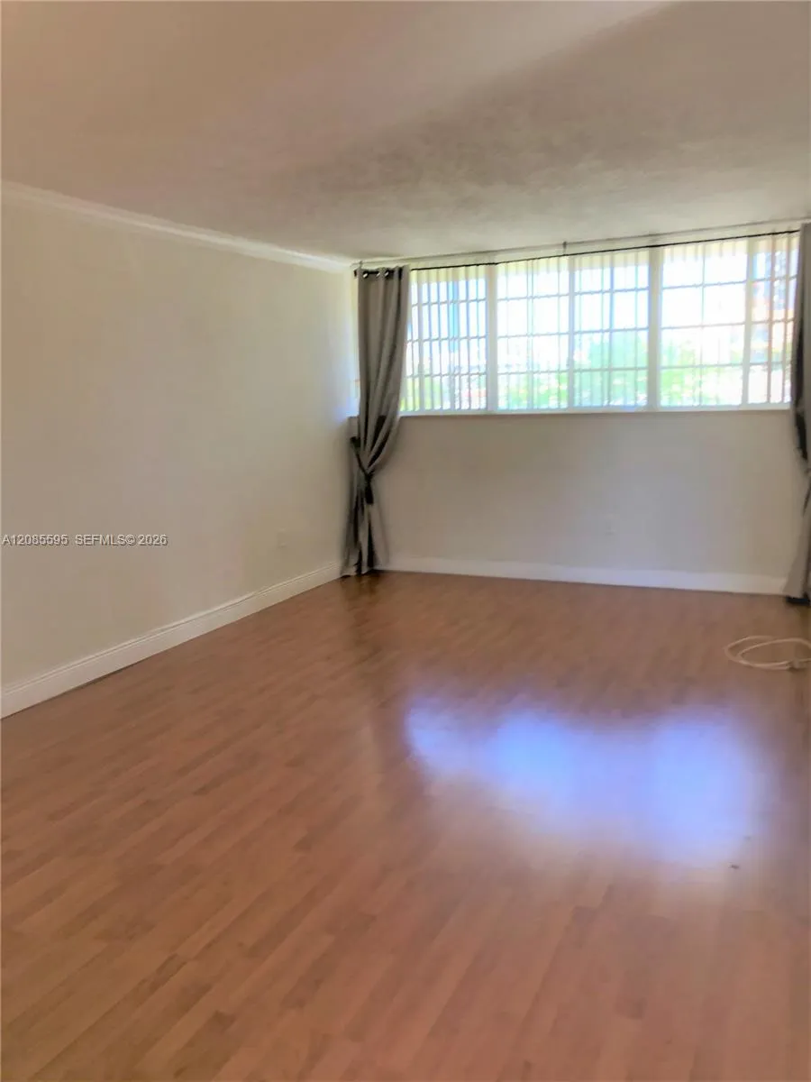 300 Madeira Ave #304 Coral Gables, FL 33134