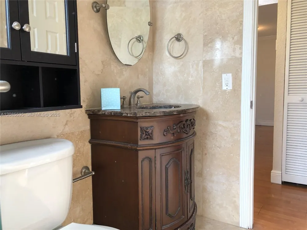 300 Madeira Ave #304 Coral Gables, FL 33134