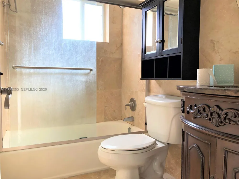 300 Madeira Ave #304 Coral Gables, FL 33134