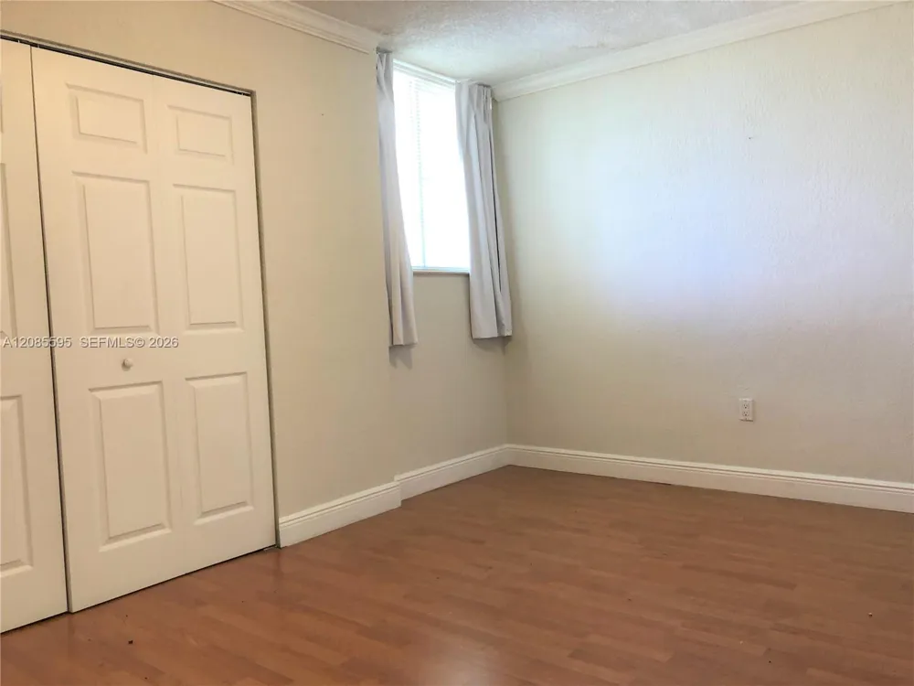 300 Madeira Ave #304 Coral Gables, FL 33134