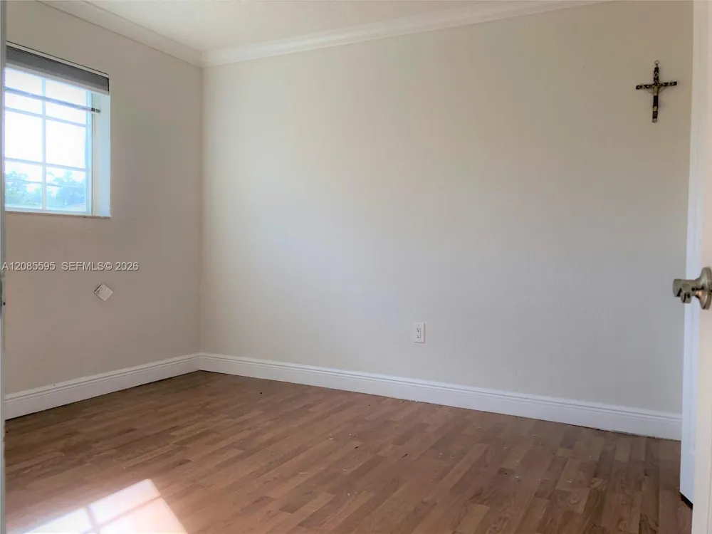 300 Madeira Ave #304 Coral Gables, FL 33134
