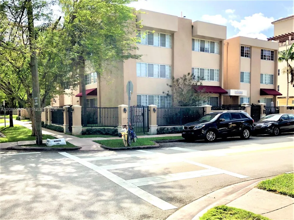 300 Madeira Ave #304 Coral Gables, FL 33134