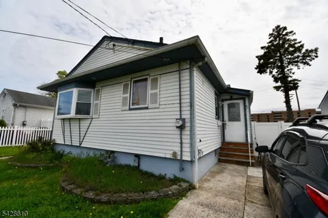 831 Smith St