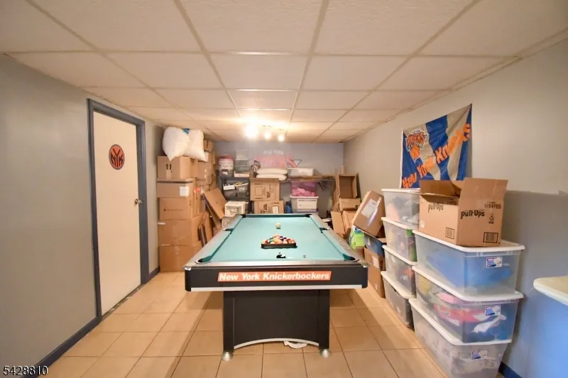 831 Smith St Linden City, NJ 07036