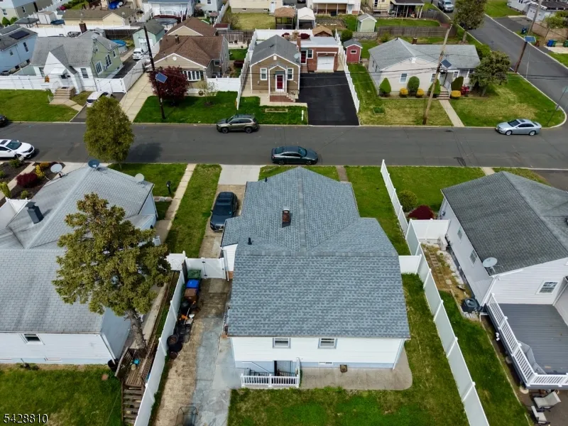 831 Smith St Linden City, NJ 07036