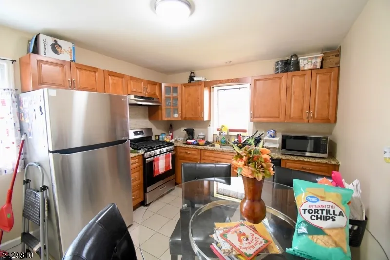 831 Smith St Linden City, NJ 07036