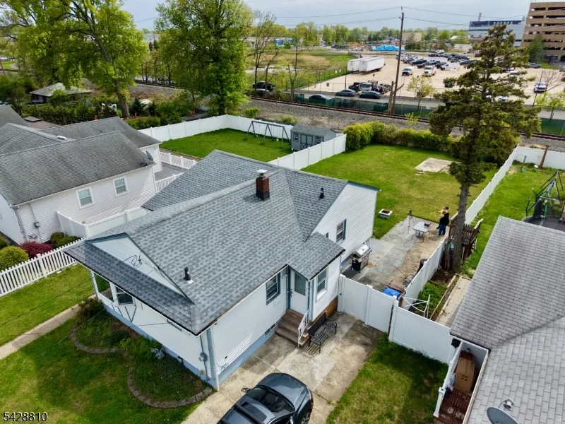 831 Smith St Linden City, NJ 07036
