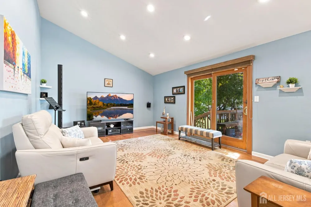 19 Ballo Place Edison, NJ 08820