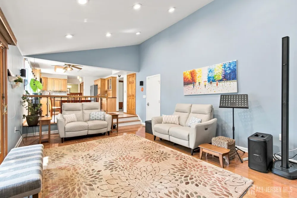 19 Ballo Place Edison, NJ 08820
