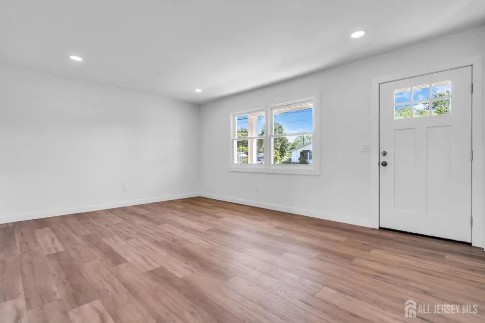 19 Inwood Avenue Monroe, NJ 08831