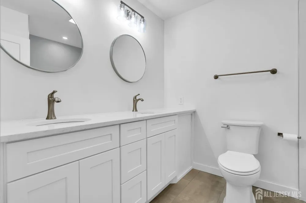 19 Inwood Avenue Monroe, NJ 08831