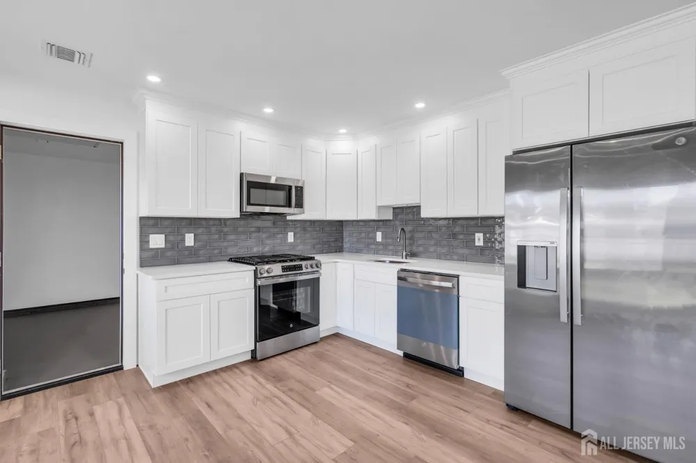 19 Inwood Avenue Monroe, NJ 08831