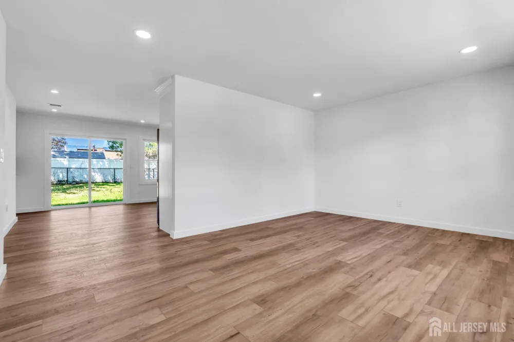 19 Inwood Avenue Monroe, NJ 08831