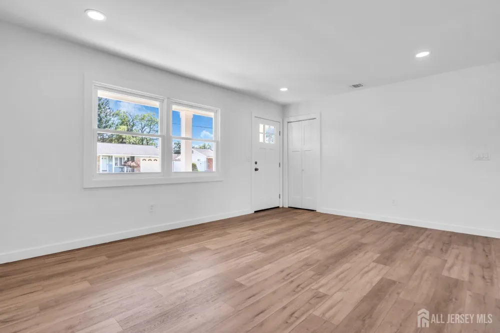 19 Inwood Avenue Monroe, NJ 08831