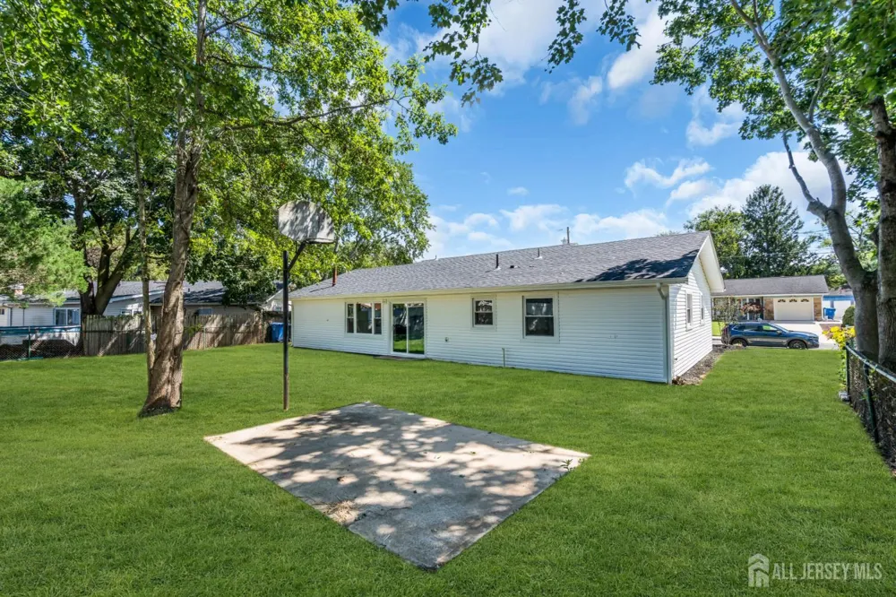 19 Inwood Avenue Monroe, NJ 08831