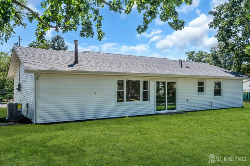 19 Inwood Avenue Monroe, NJ 08831