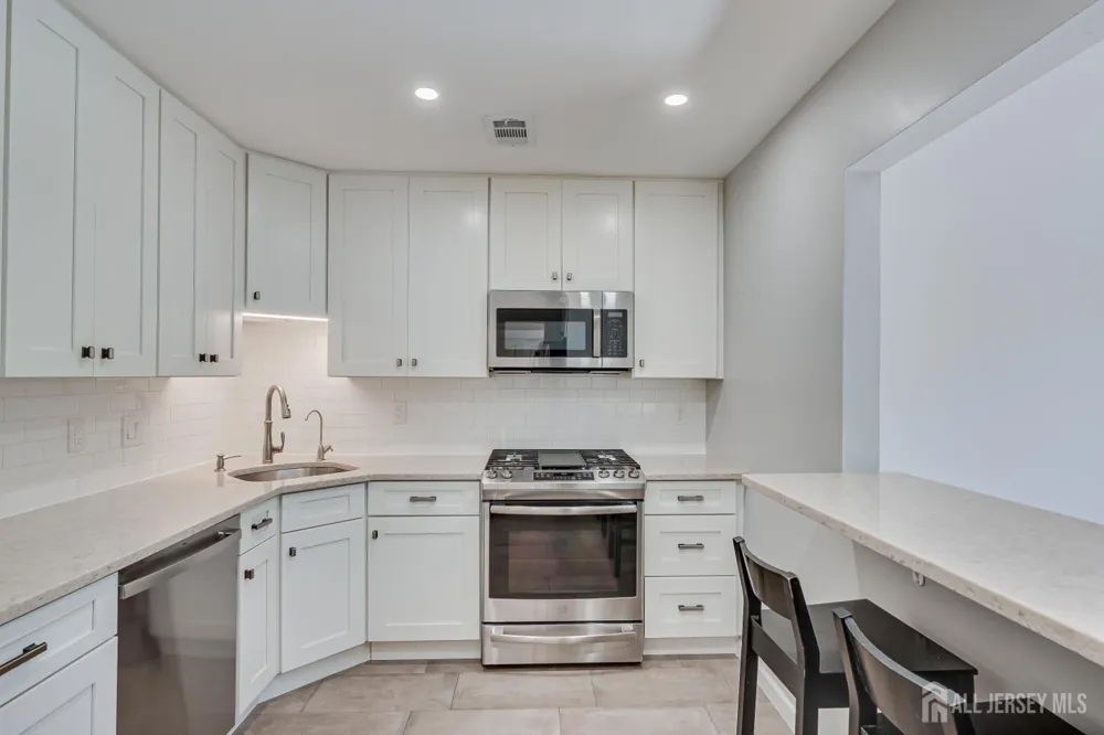 50 Central Square Park Metuchen, NJ 08840