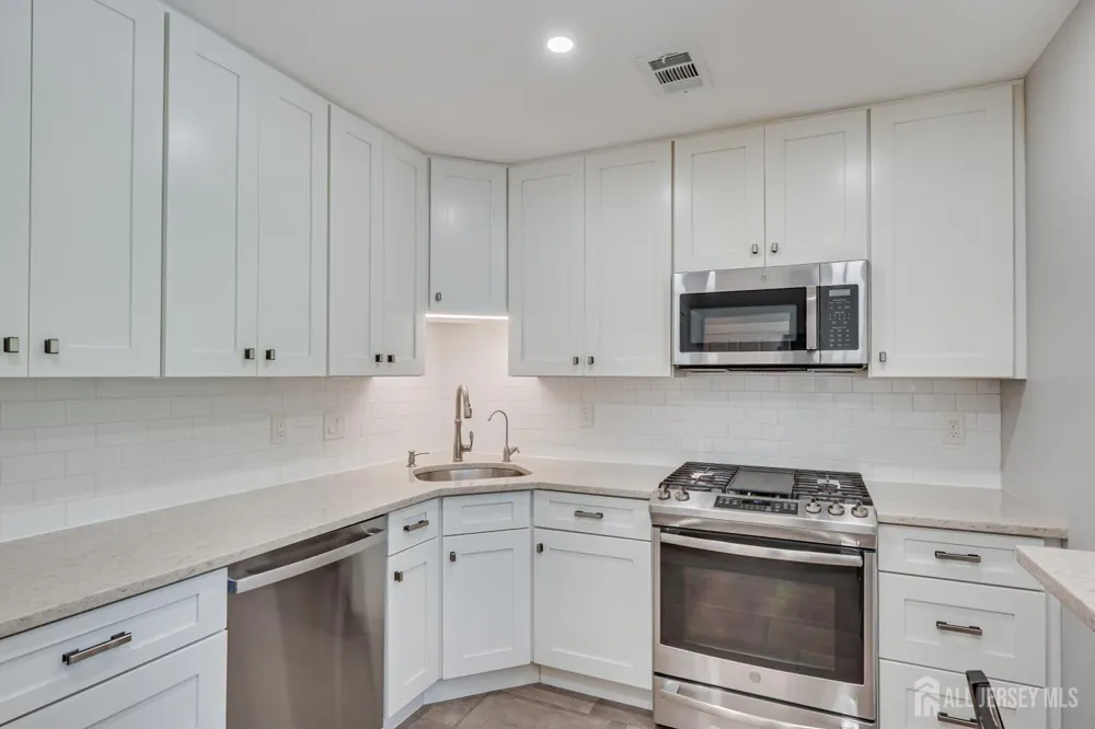 50 Central Square Park Metuchen, NJ 08840